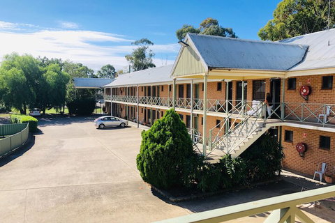 Campbelltown Colonial Motor Inn - Tourism Canberra 4