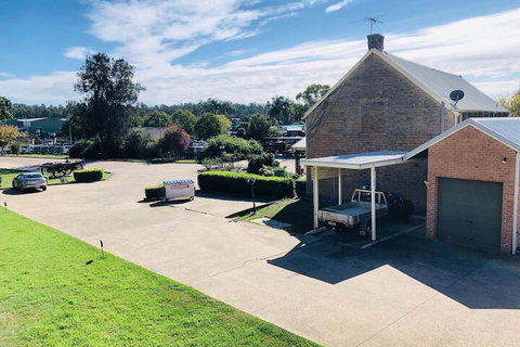 Campbelltown Colonial Motor Inn - Tourism Canberra 3