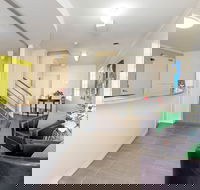 Redcliffe Motor Inn - Tourism Canberra