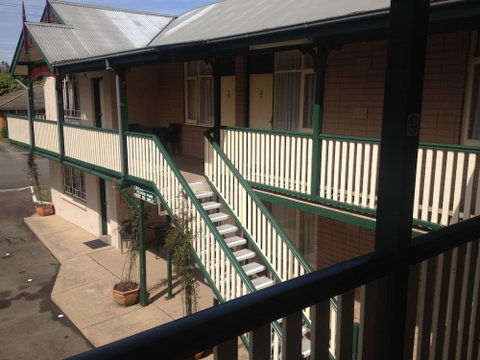 The 3 Explorers Motel - Tourism Canberra 0