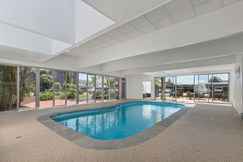 Bellevue On The Lakes - Tourism Canberra 1