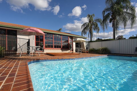 Tamworth Motor Inn & Cabins - Tourism Canberra 2