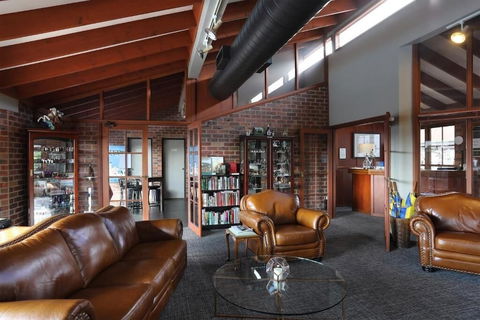 Tamworth Motor Inn & Cabins - Tourism Canberra 5