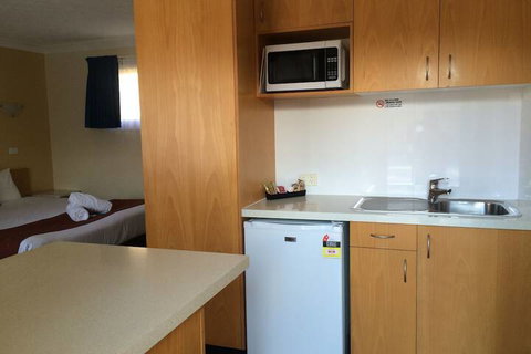 Park Beach Resort Motel - Tourism Canberra 4