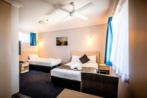 Park Beach Resort Motel - Tourism Canberra 7
