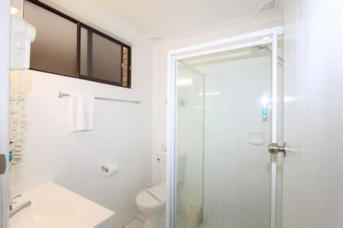 Toreador Motel - Tourism Canberra 7