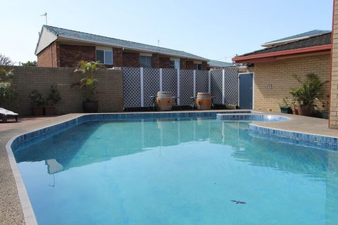 Toreador Motel - Tourism Canberra 2