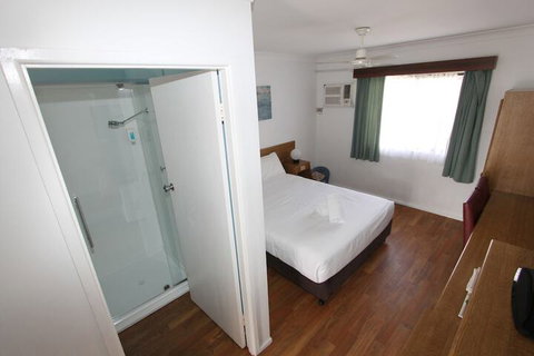 Toreador Motel - Tourism Canberra 5