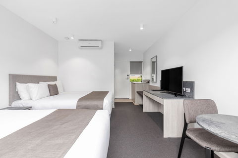 Comfort Inn Silver Birch - Tourism Canberra 5