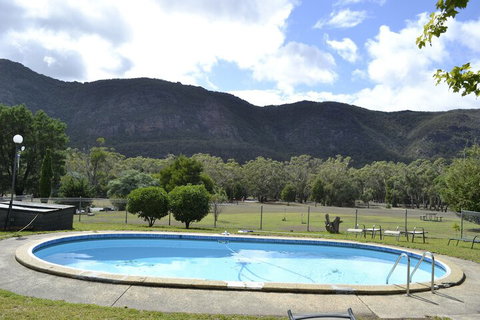 The Grampians Motel & The Views Restaurant - Tourism Canberra 3