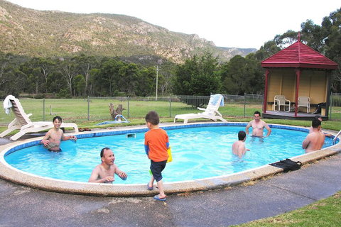 The Grampians Motel & The Views Restaurant - Tourism Canberra 2