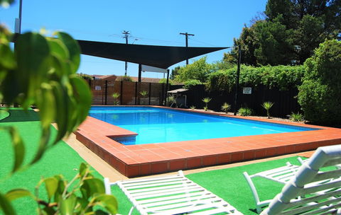 Golden West Motor Inn - Tourism Canberra 6