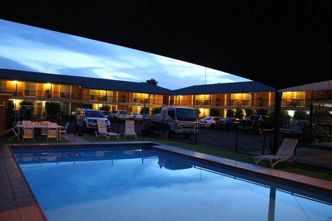 Golden West Motor Inn - Tourism Canberra 4