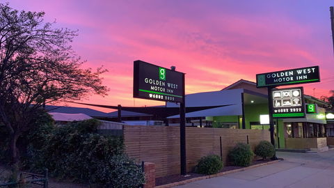 Golden West Motor Inn - Tourism Canberra 2