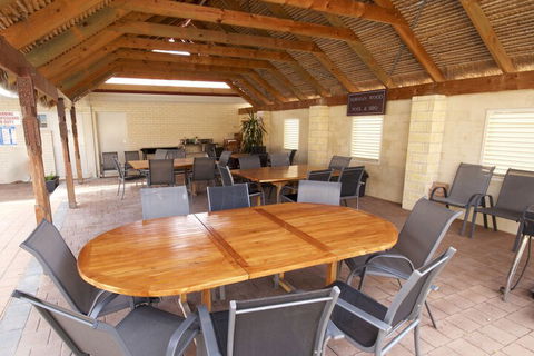 Bunbury Apartment Motel - Tourism Canberra 3