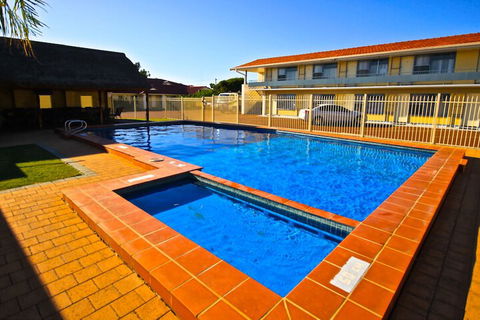 Bunbury Apartment Motel - Tourism Canberra 4