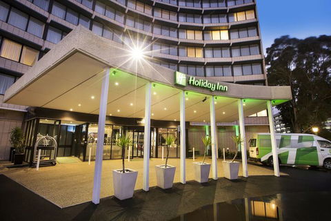 Holiday Inn Melbourne Airport, An IHG Hotel - Tourism Canberra 1