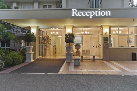 The Peninsula Riverside Serviced Apartments - Tourism Canberra 0