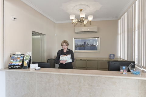 The Peninsula Riverside Serviced Apartments - Tourism Canberra 4