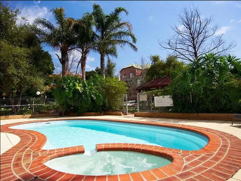 Comfort Apartments Royal Gardens - Tourism Canberra 4