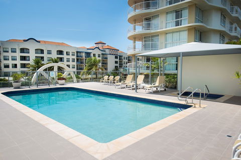 Beachcomber International Resort - Tourism Canberra 5