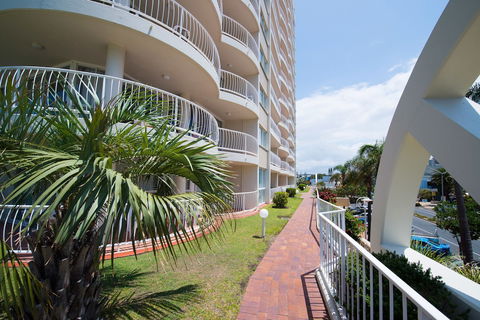 Beachcomber International Resort - Tourism Canberra 0