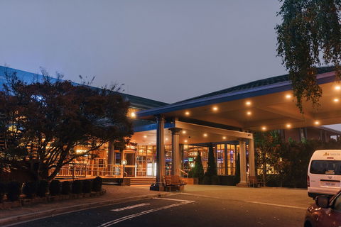 Country Club Tasmania - Tourism Canberra 0