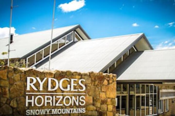 Jindabyne NSW Tourism Canberra