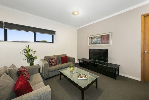 Quest On Rheola - Tourism Canberra 4