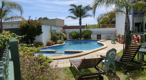 Banjo Paterson Motor Inn - Tourism Canberra 6