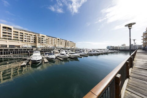 Oaks Glenelg Liberty Suites - Tourism Canberra 1