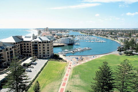 Oaks Glenelg Liberty Suites - Tourism Canberra 4