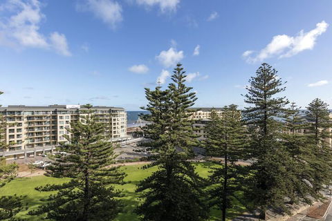 Oaks Glenelg Liberty Suites - Tourism Canberra 6