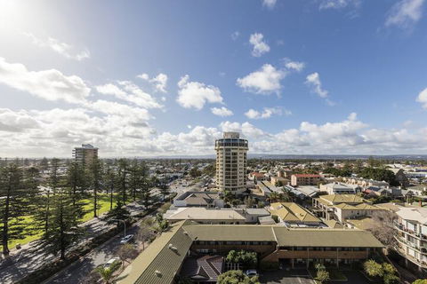 Oaks Glenelg Liberty Suites - Tourism Canberra 3