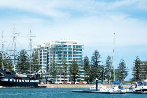 Oaks Glenelg Liberty Suites - Tourism Canberra 2