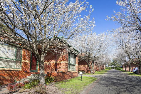 Mount Waverley Townhouses - Tourism Canberra 2