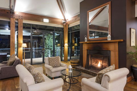 Oaks Cypress Lakes Resort - Tourism Canberra 0