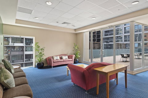 YEHS Hotel Melbourne CBD - Tourism Canberra 0