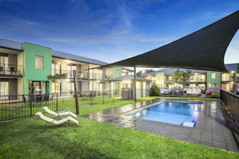 Quest Sale - Tourism Canberra 0