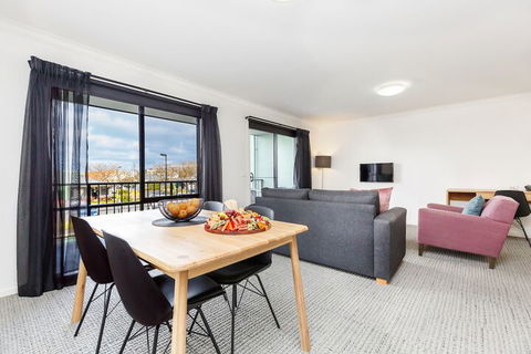 Quest Sale - Tourism Canberra 5