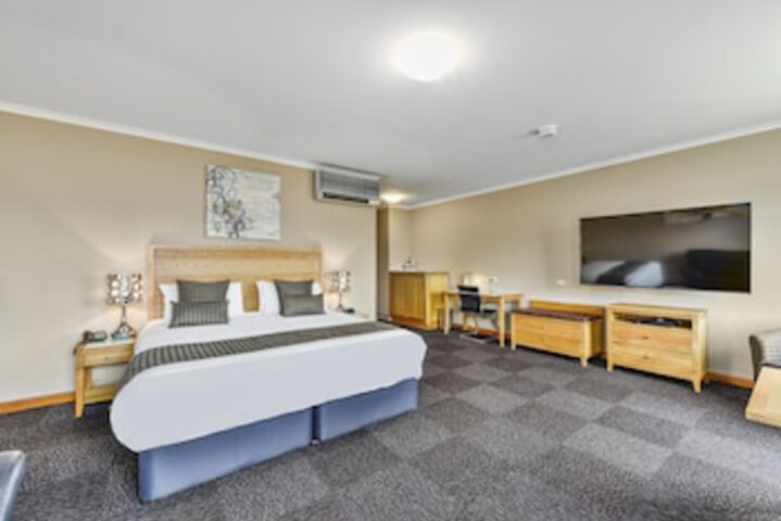  Tourism Canberra