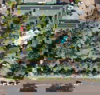Palms City Resort - Tourism Canberra