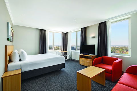 Travelodge Hotel Bankstown Sydney - Tourism Canberra 4