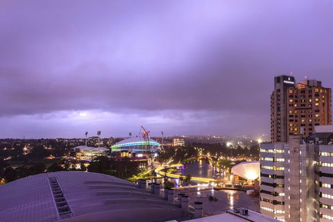 Oaks Adelaide Embassy Suites - Tourism Canberra 5