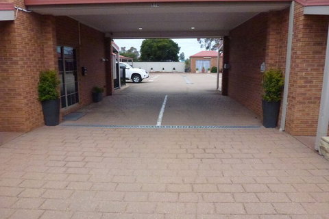 Colonial Motor Inn Bairnsdale - Tourism Canberra 2