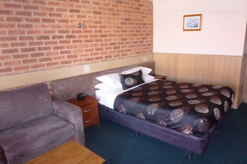 Colonial Motor Inn Bairnsdale - Tourism Canberra 7