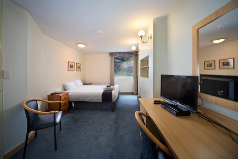 Jenolan Caves House - Tourism Canberra 6
