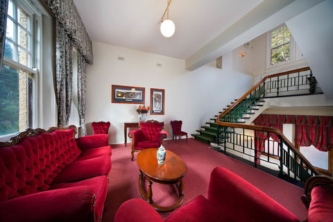 Jenolan Caves House - Tourism Canberra 2