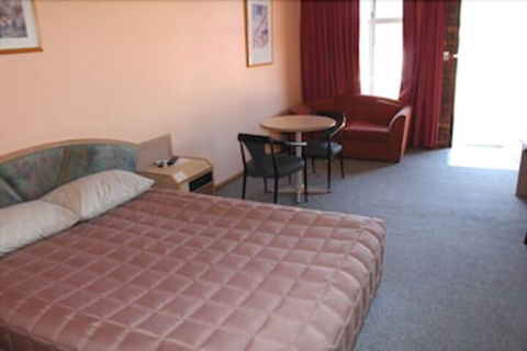 Nandewar Motor Inn - Tourism Canberra 5