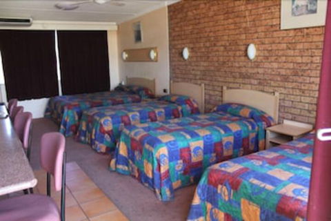 Nandewar Motor Inn - Tourism Canberra 3